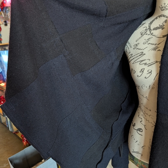 Icelandic Design (Aftur) 100% Cashmere Sweater (Black, M). - Picture 5 of 12